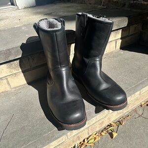 UGG Stoneman leather boot